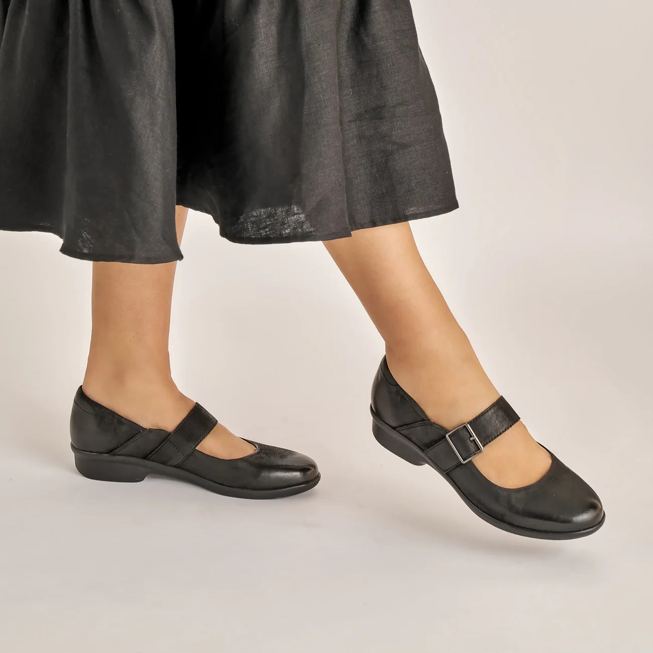 Dansko Collete Black Bunished Nubuck