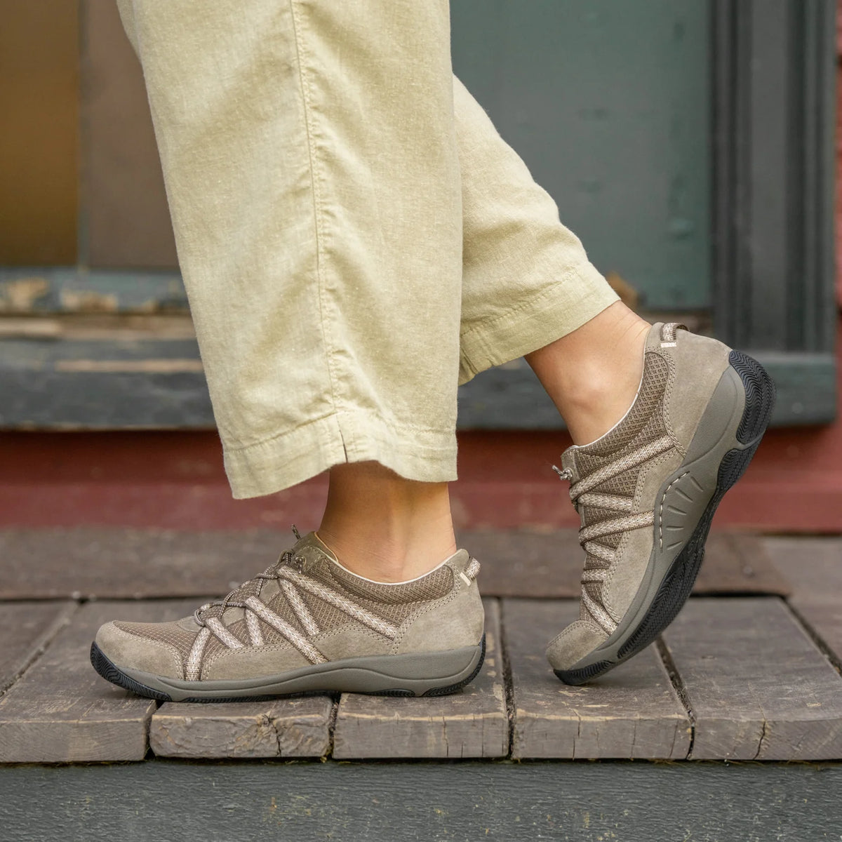 Dansko Harlyn Walnut Suede